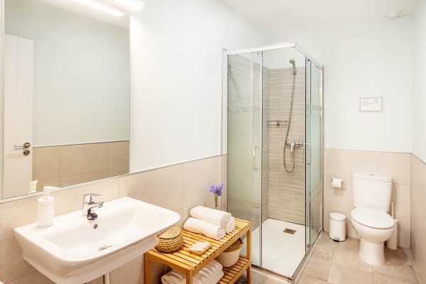 201-chambre-famille-famille-salle de bain