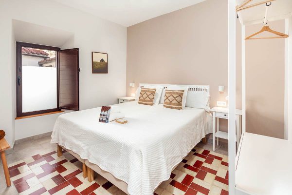 203-roomy-habitacion